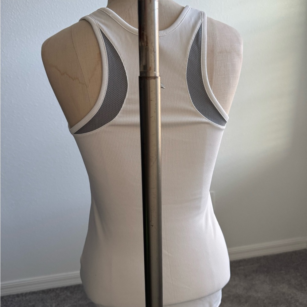 Under Armour Ribbed Tank Top - Picture 4 of 5
